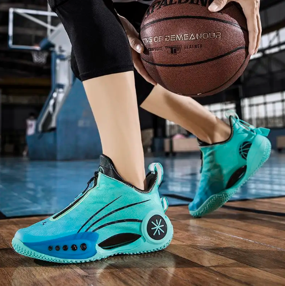 All-Season Performance: Men's Sport Basketball Shoes with Cool, Fashionable Design