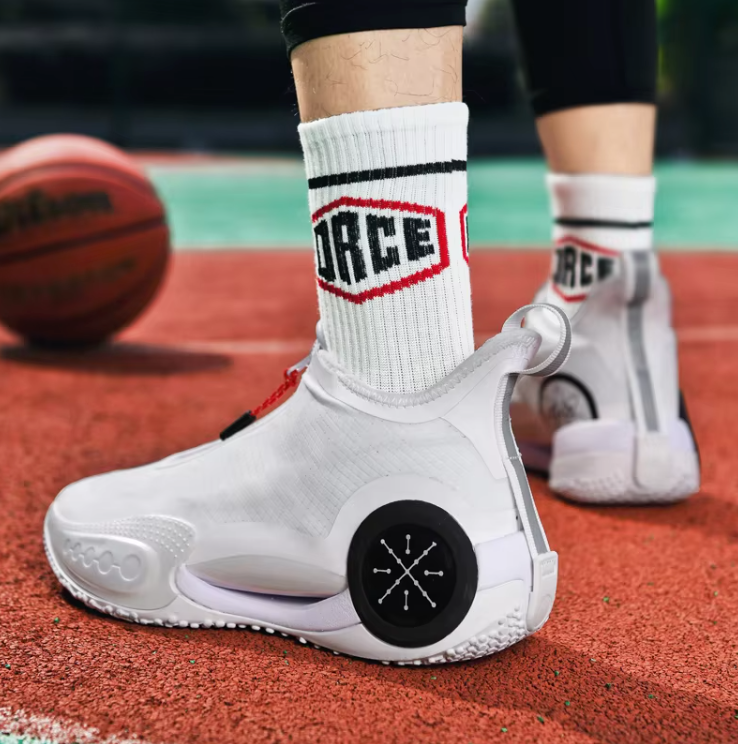 All-Season Performance: Men's Sport Basketball Shoes with Cool, Fashionable Design